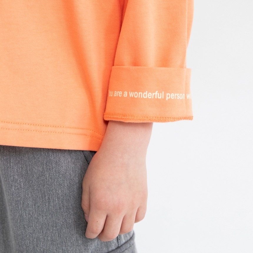 ライトオレンジ