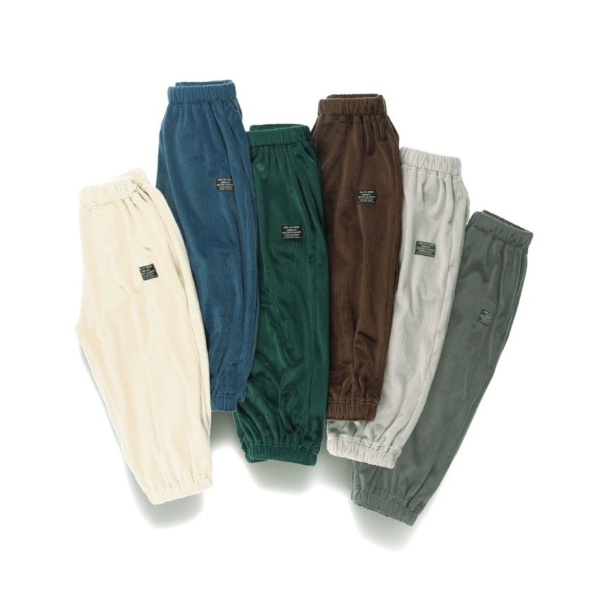 チャコールグレー