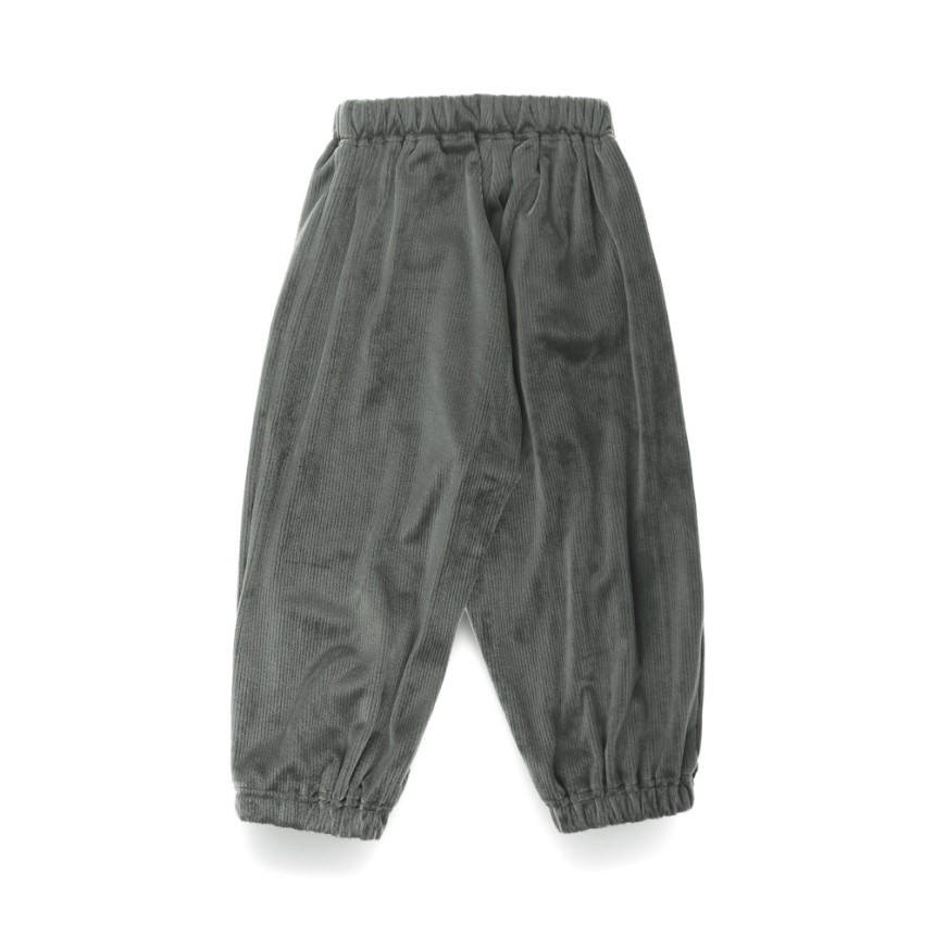 チャコールグレー