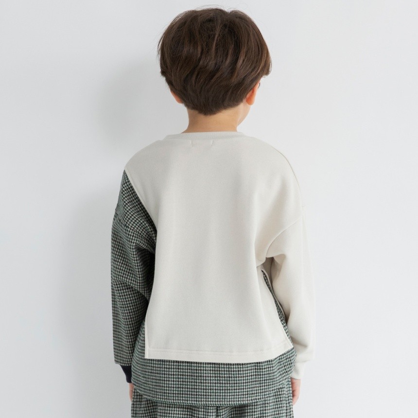 ライトベージュ