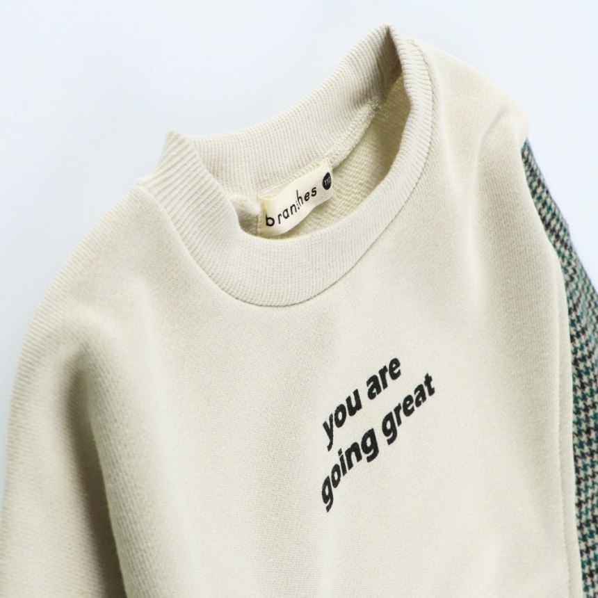 ライトベージュ