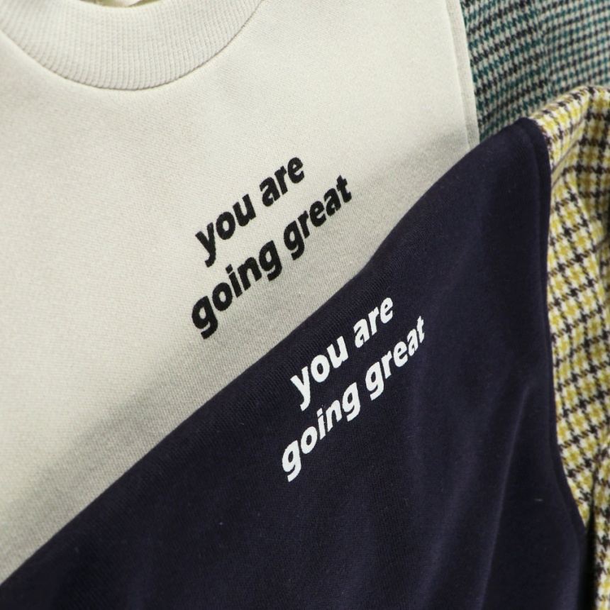 ライトベージュ