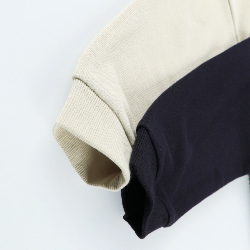 ライトベージュ