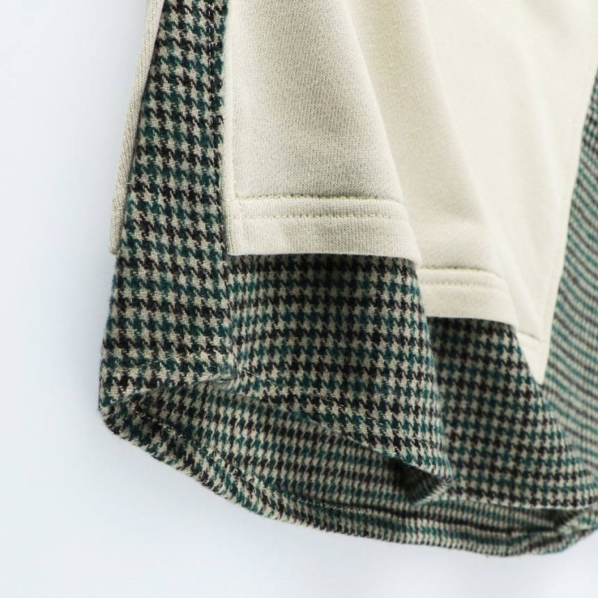 ライトベージュ