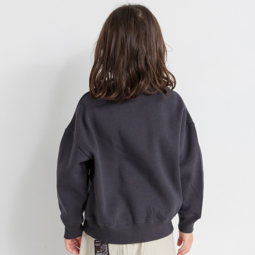 チャコールグレー