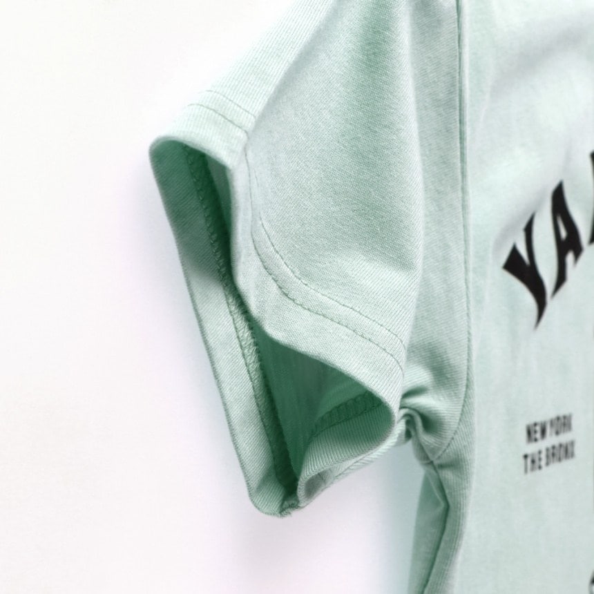 ライトグリーン