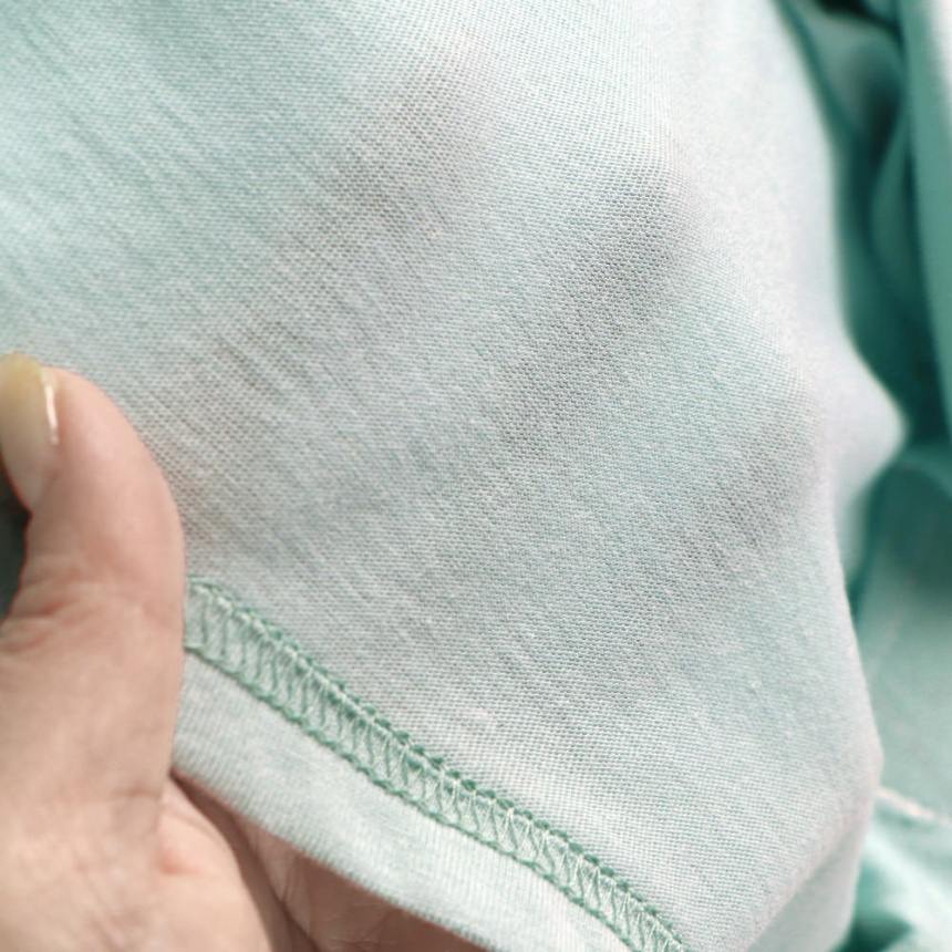 ライトグリーン