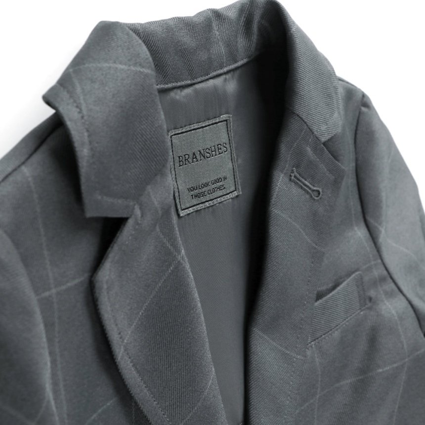 チャコールグレー