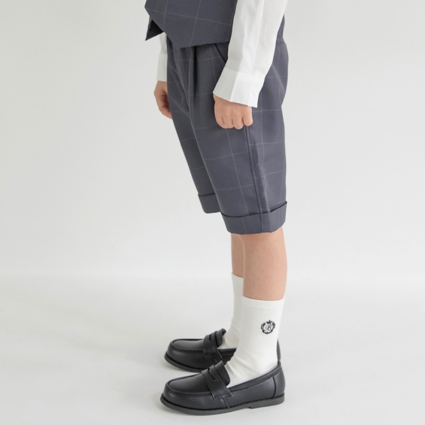 チャコールグレー