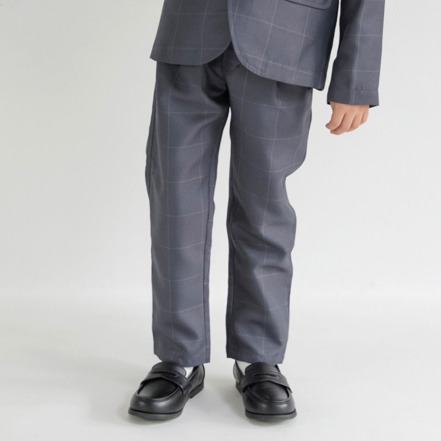 チャコールグレー