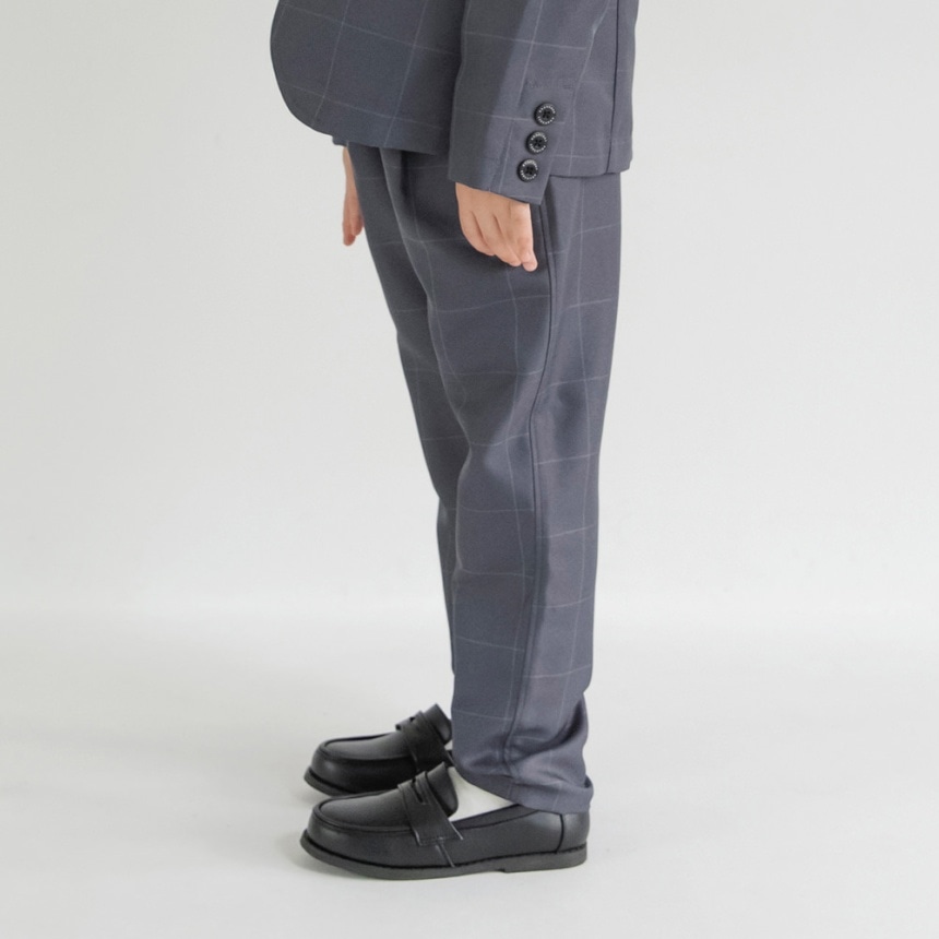 チャコールグレー