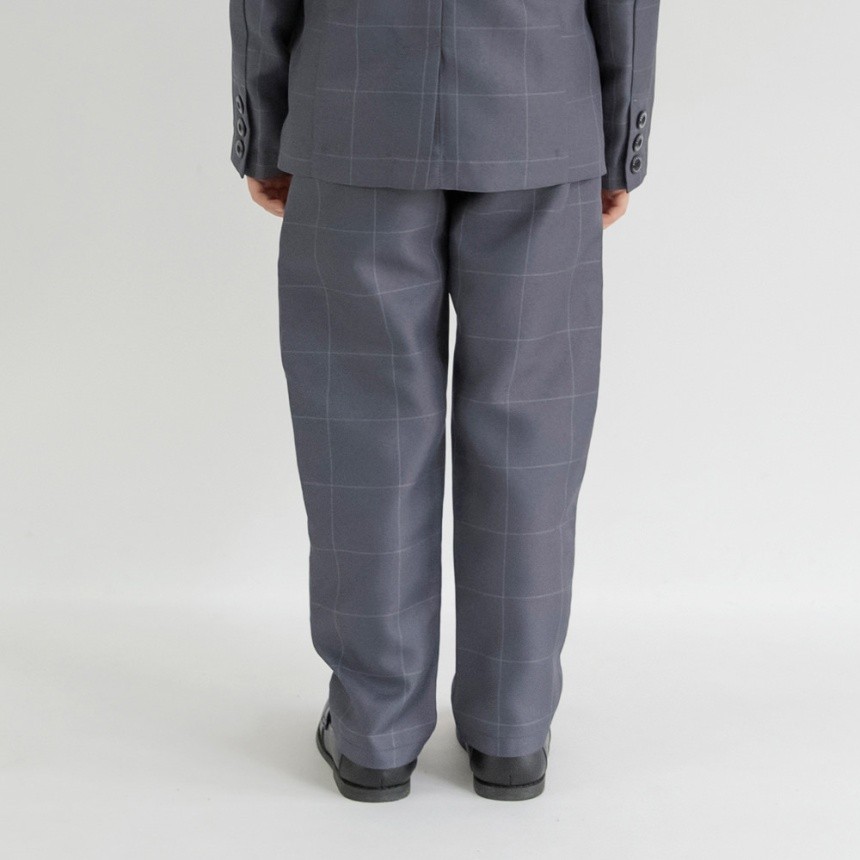 チャコールグレー