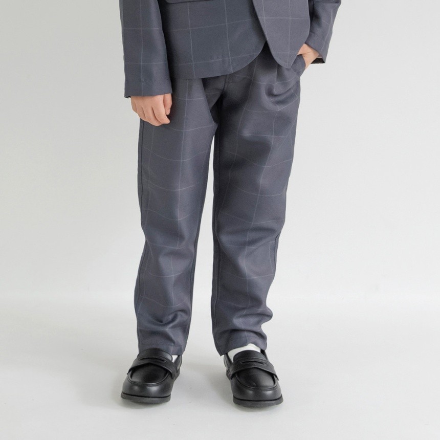 チャコールグレー