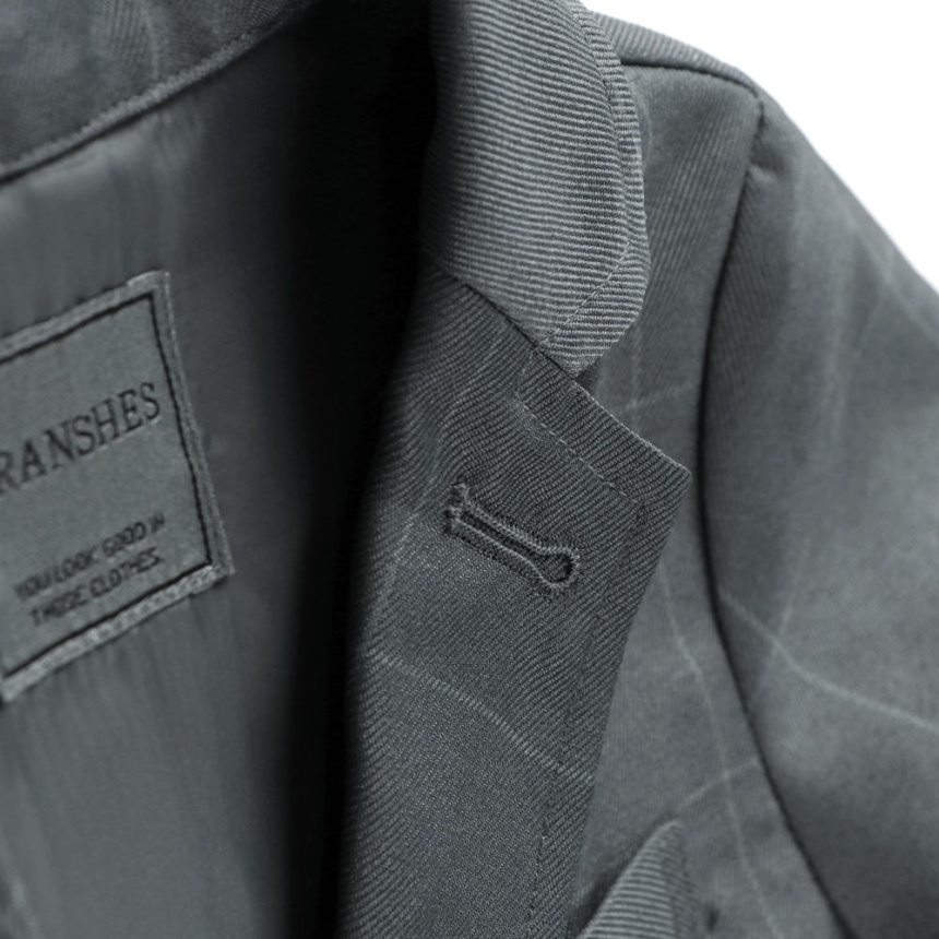 チャコールグレー