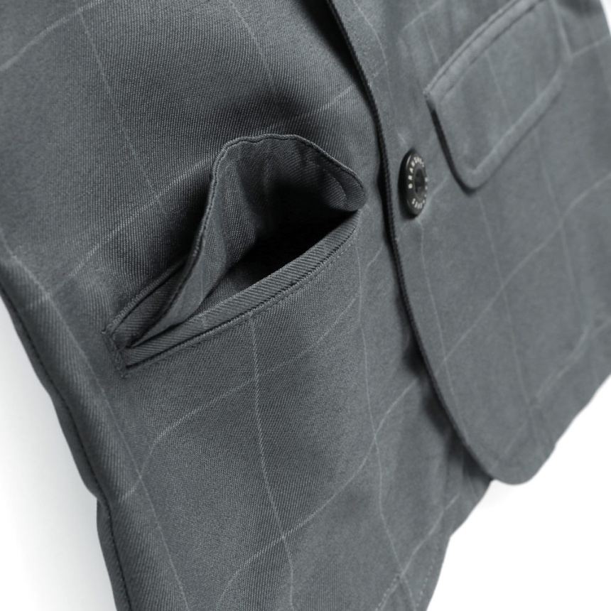 チャコールグレー