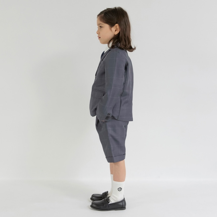 チャコールグレー