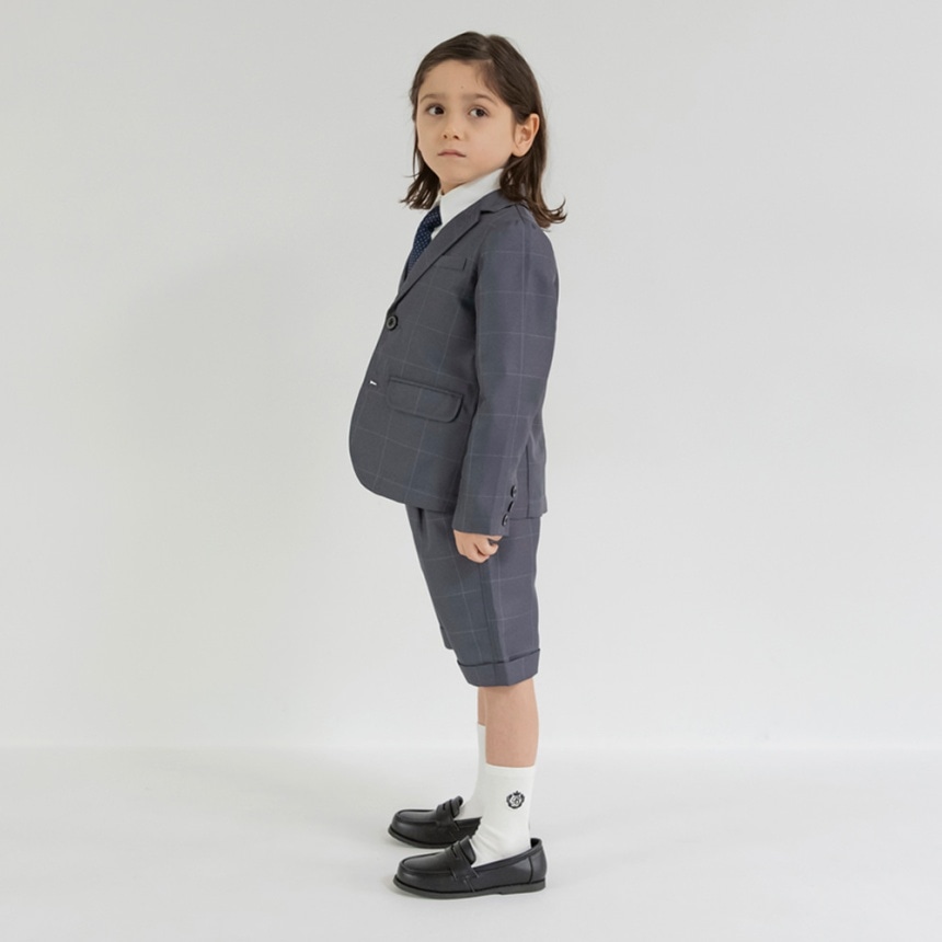 チャコールグレー