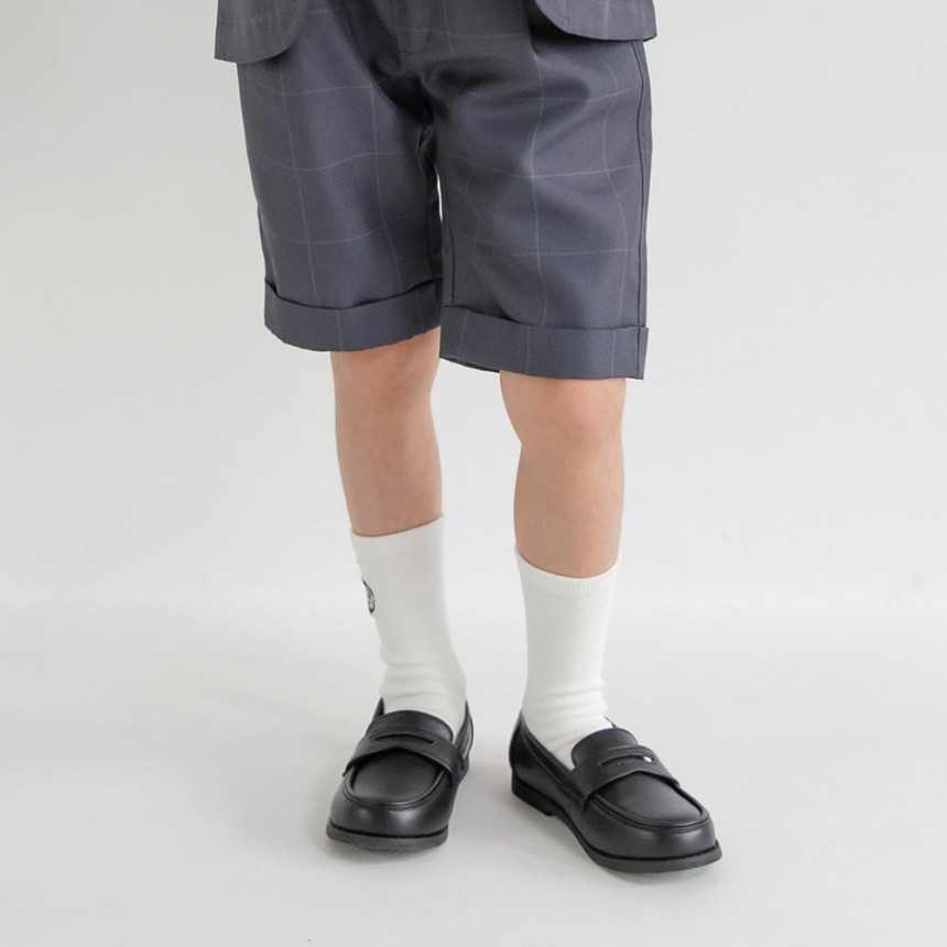 チャコールグレー