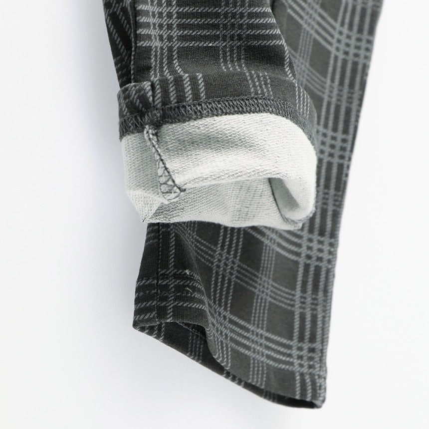 チャコールグレー