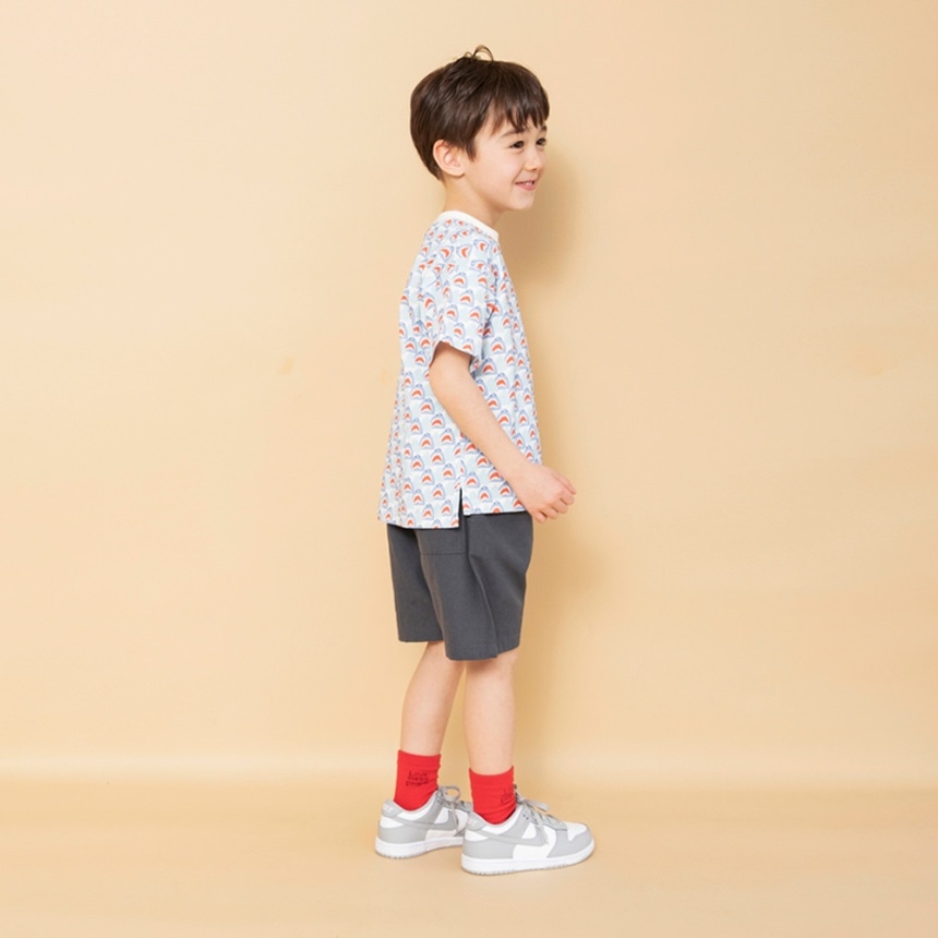 チャコールグレー