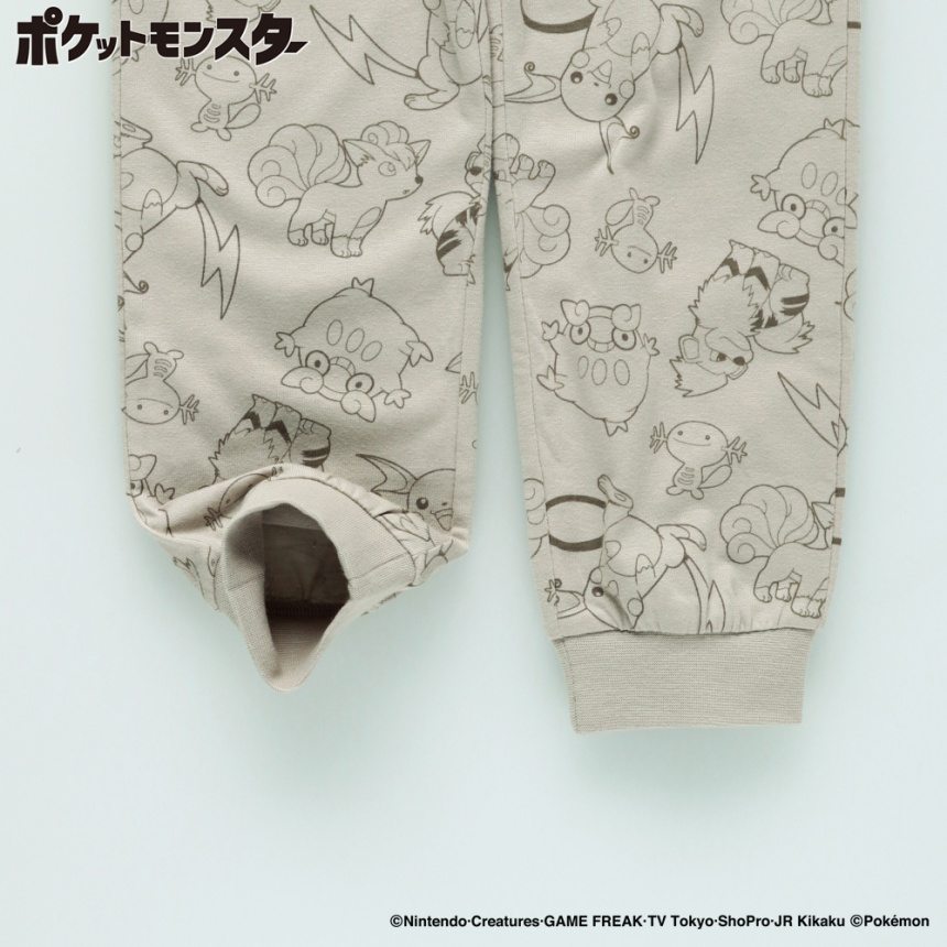 チャコールグレー