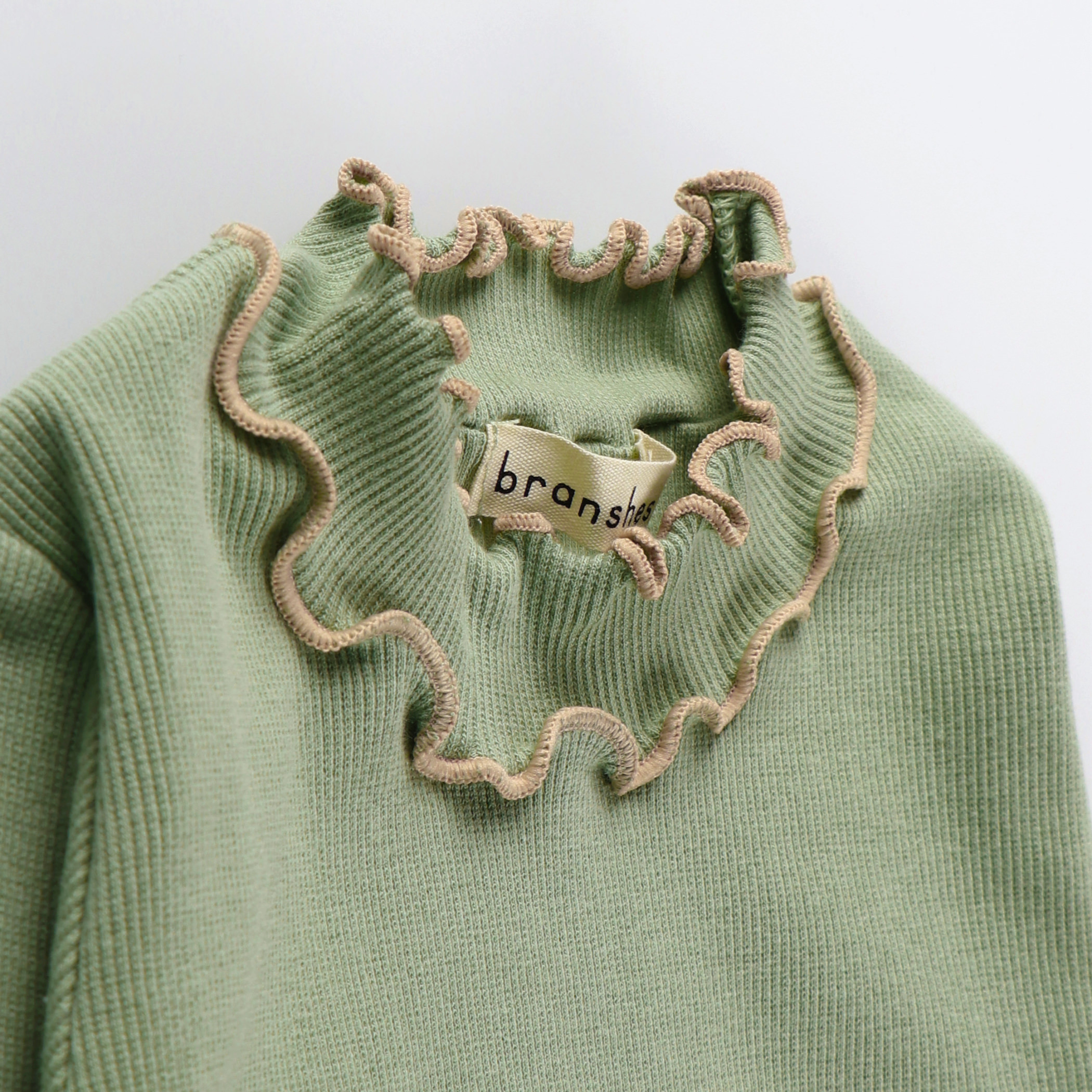 ライトグリーン