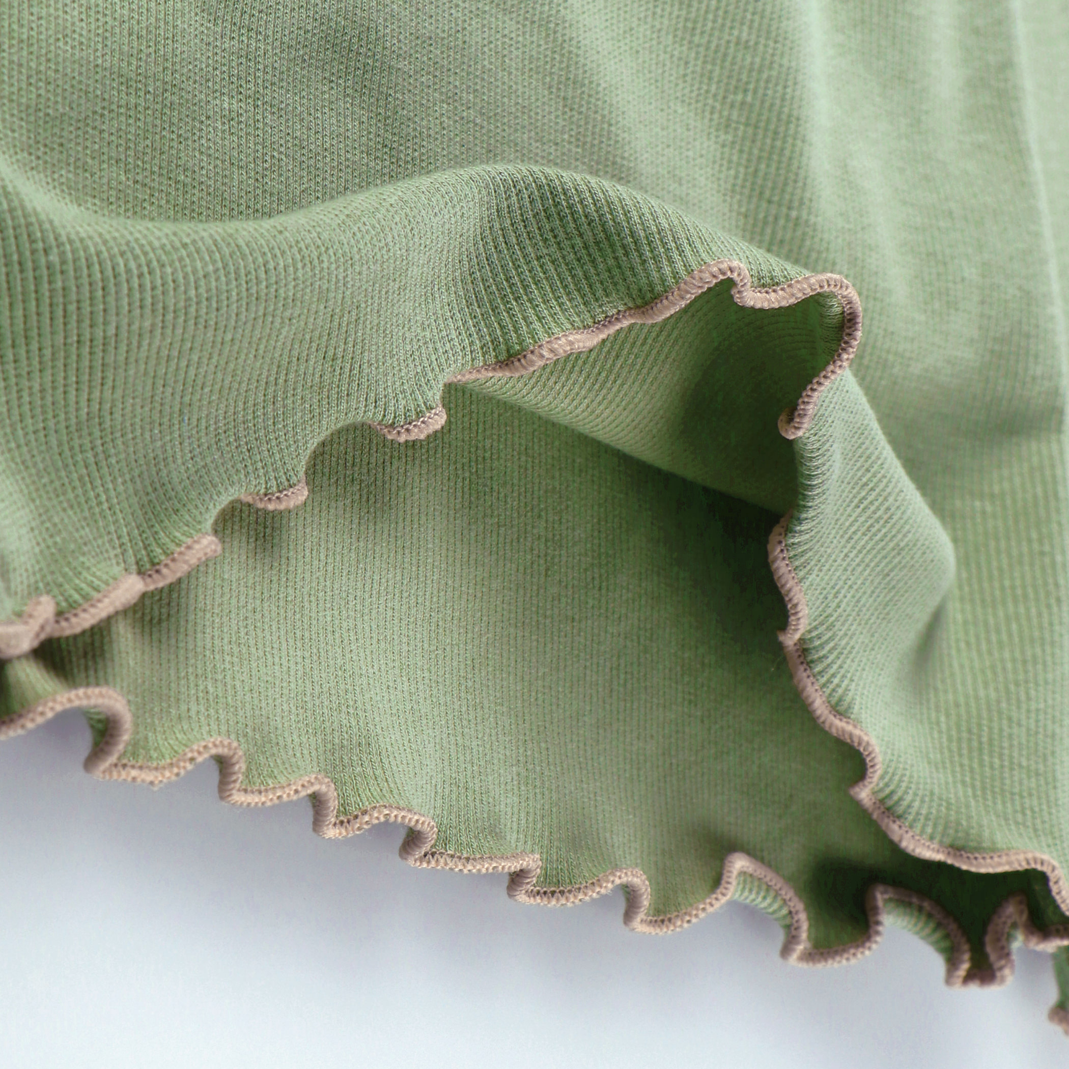 ライトグリーン