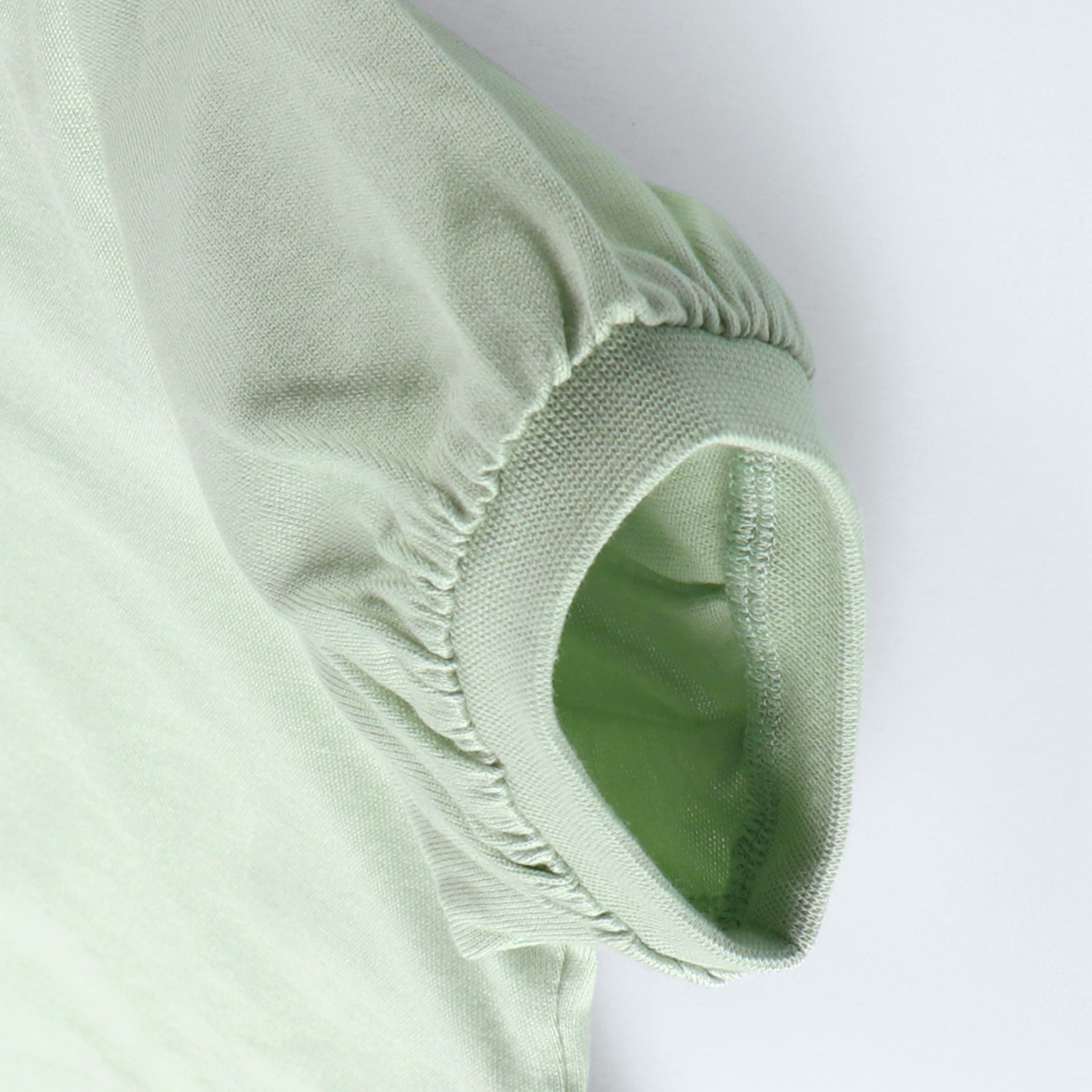 ライトグリーン