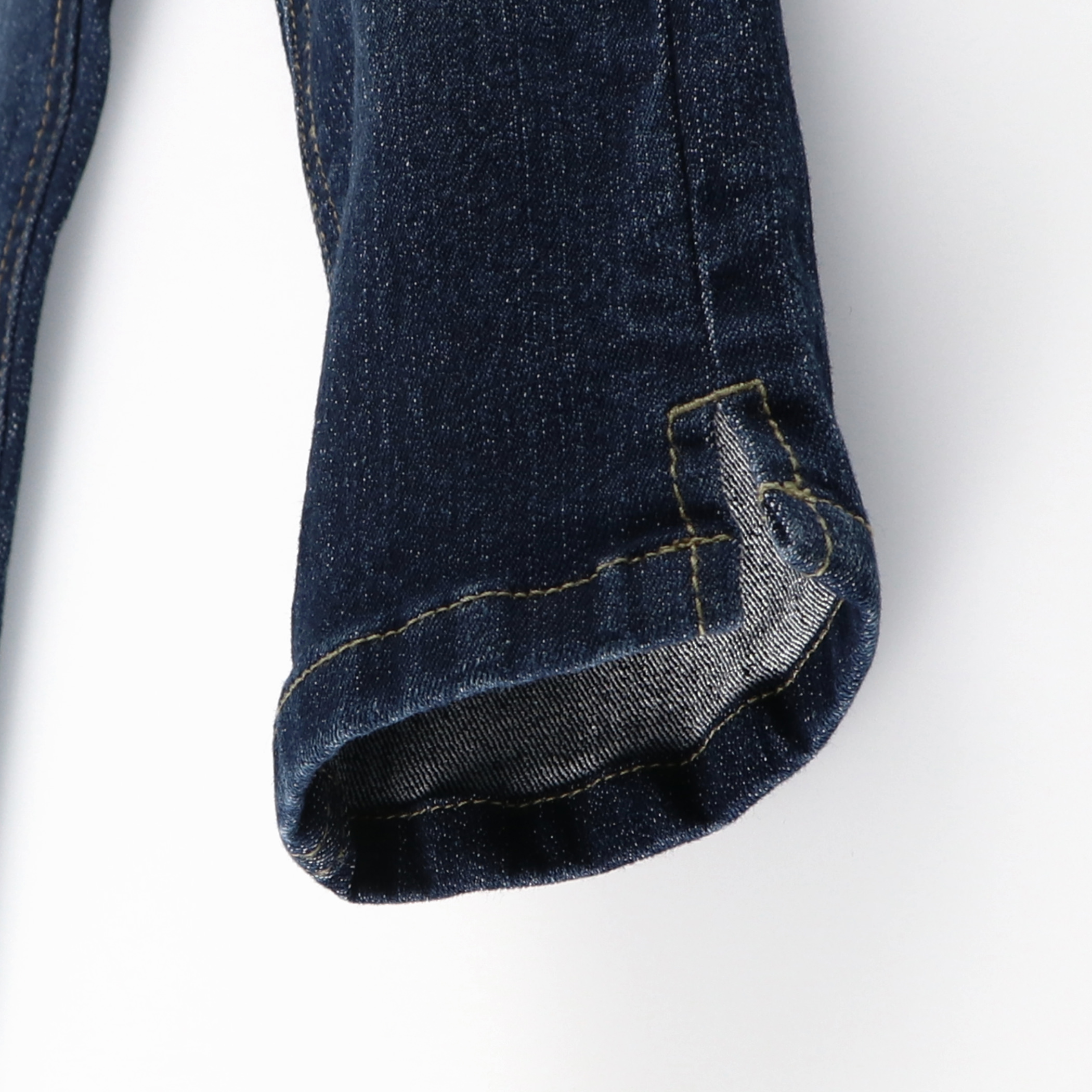 ネイビーブルー