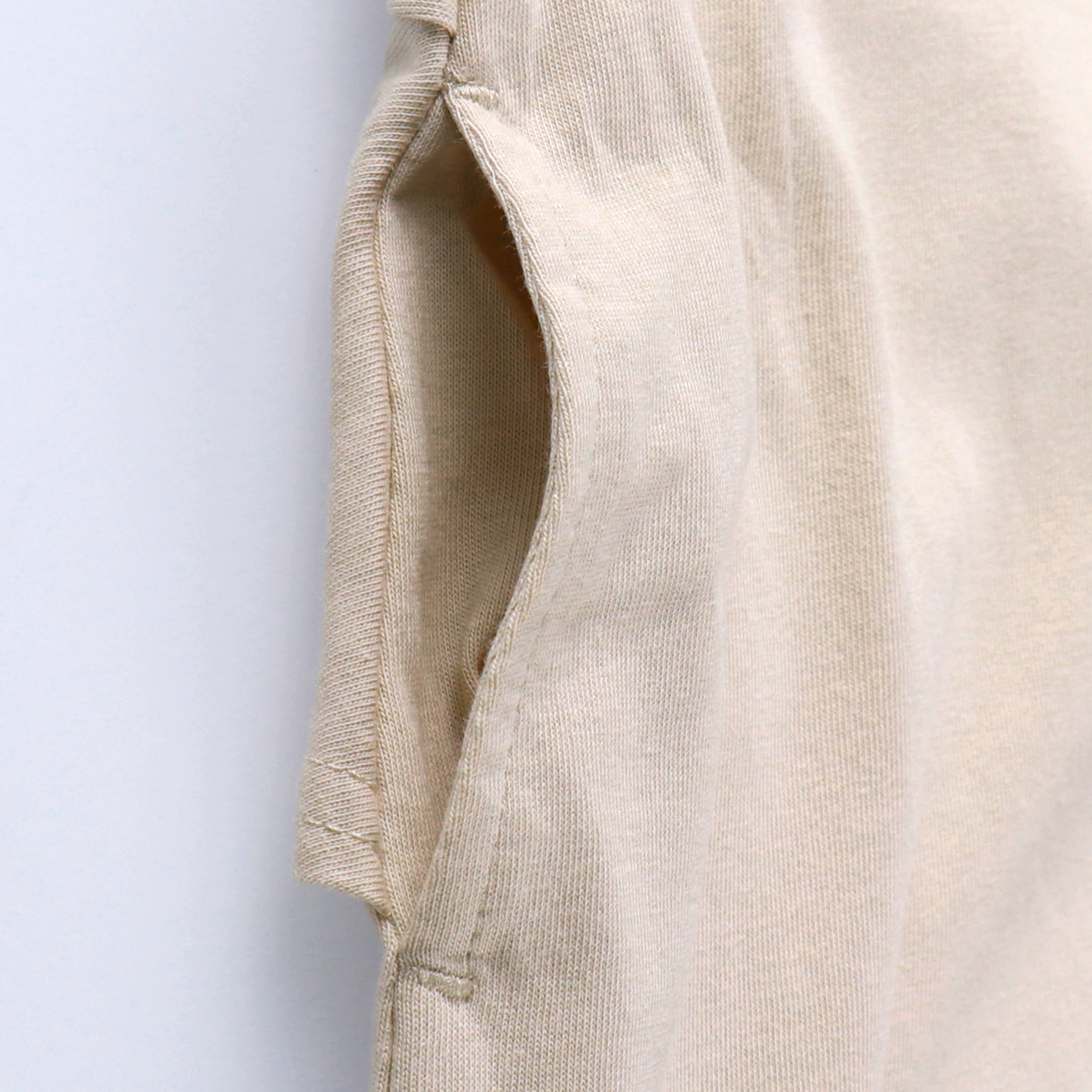 ピンクベージュ