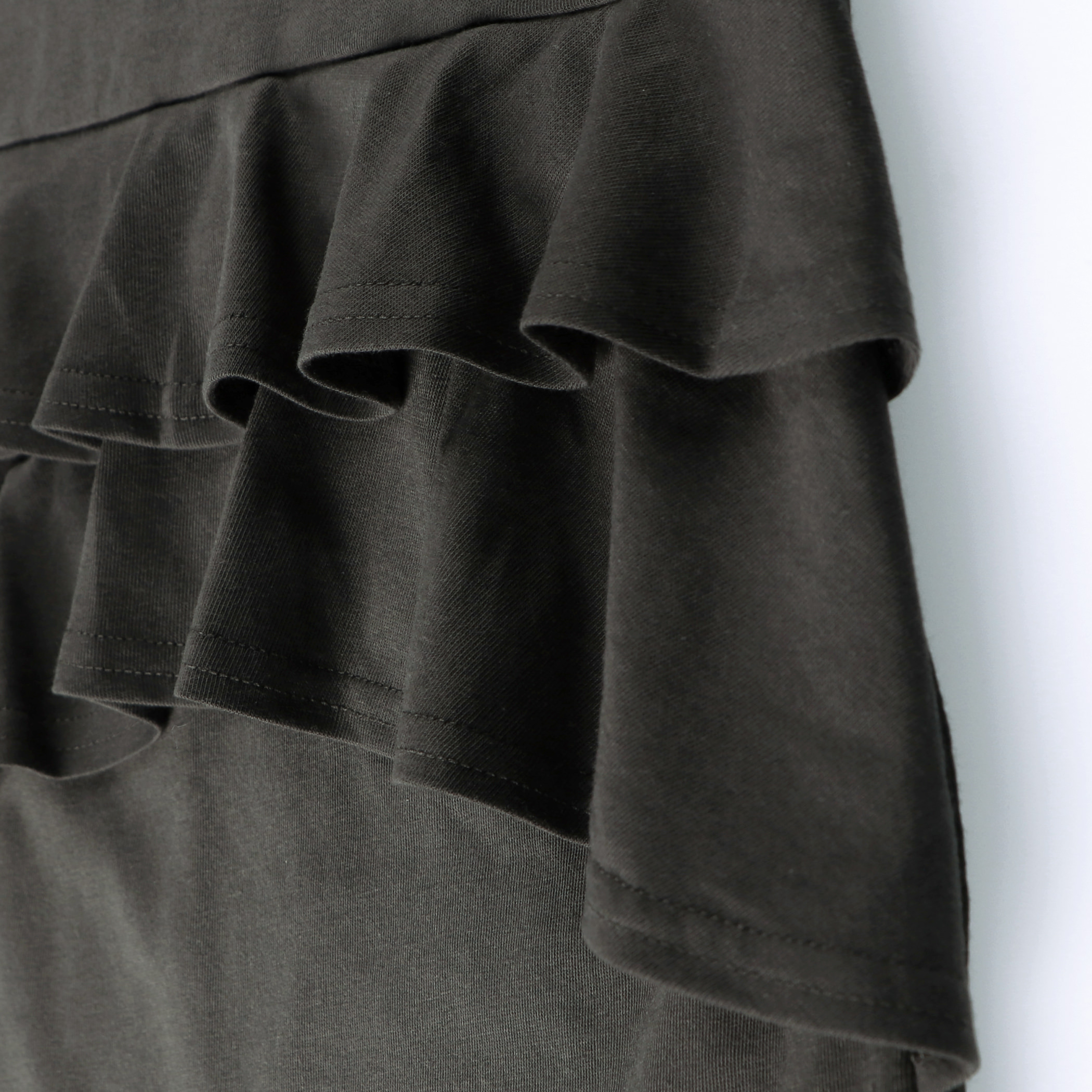 チャコールグレー