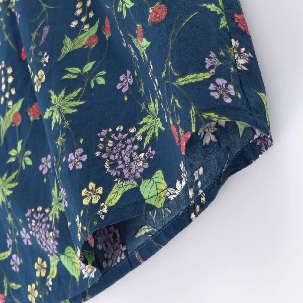 ネイビーブルー