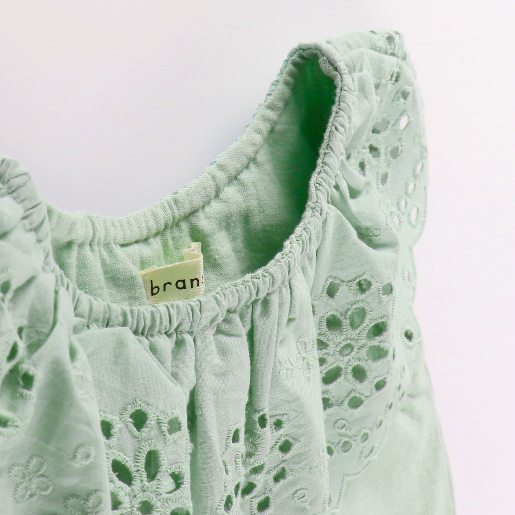 ライトグリーン