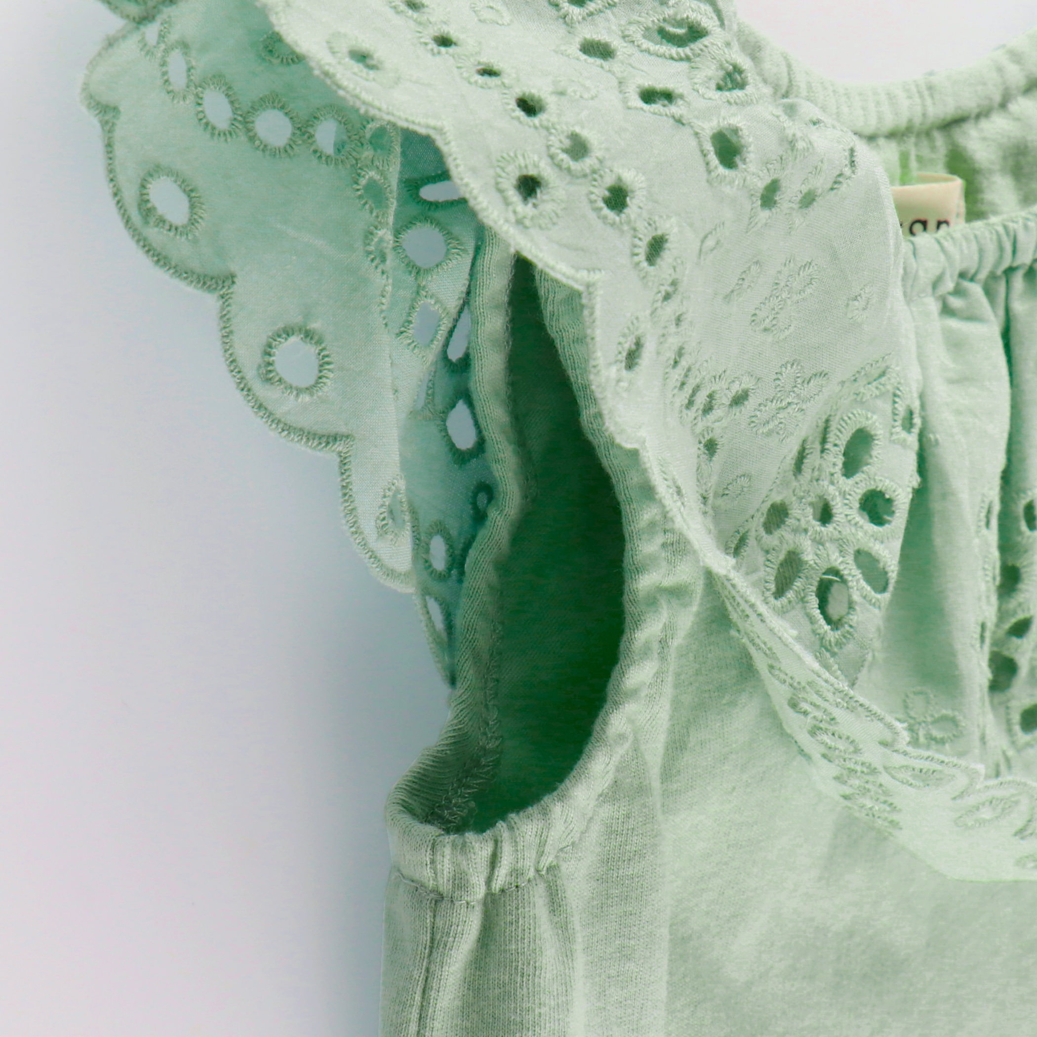 ライトグリーン