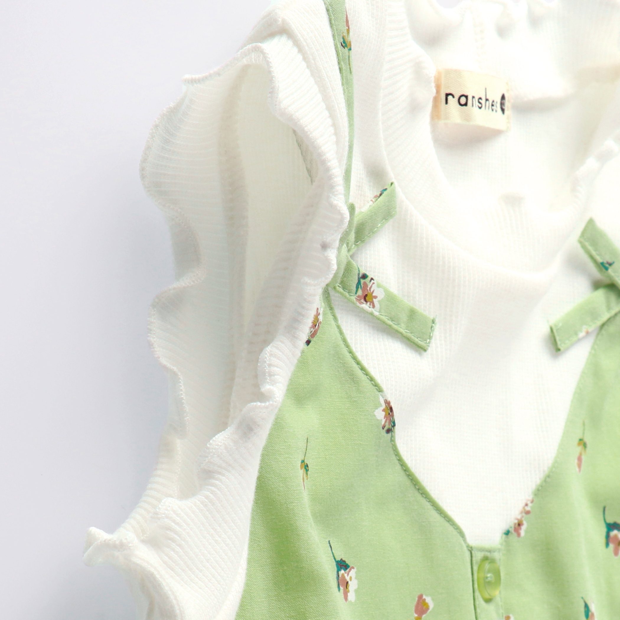 ライトグリーン