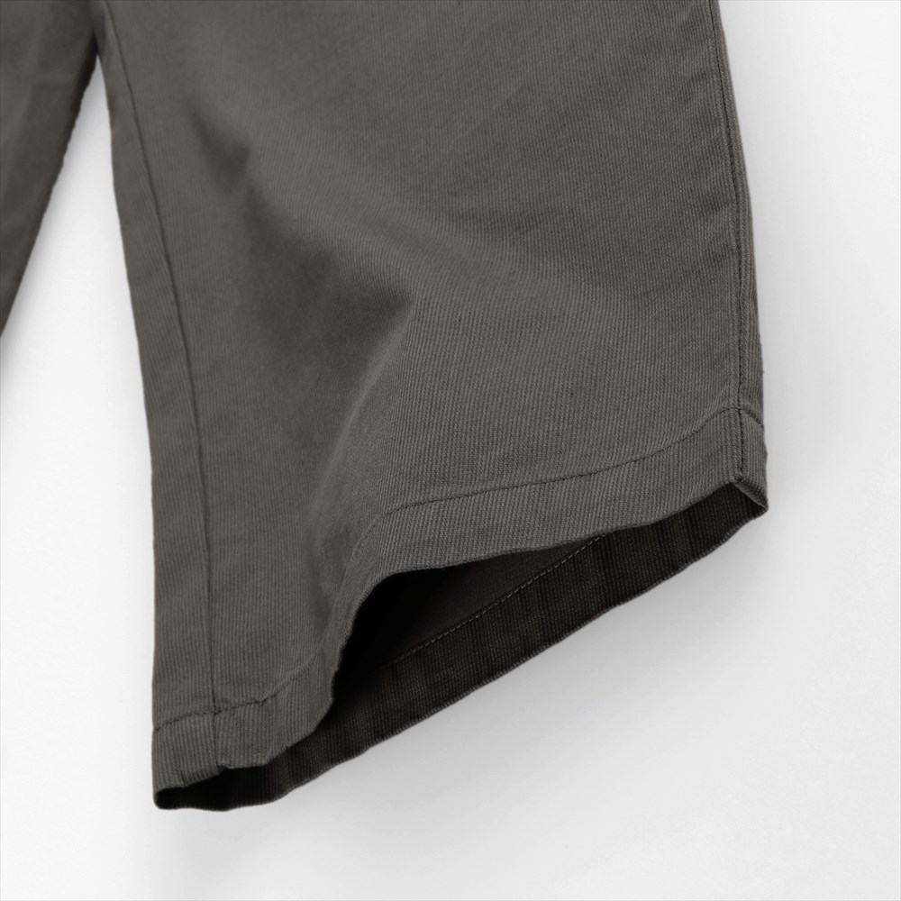 チャコールグレー