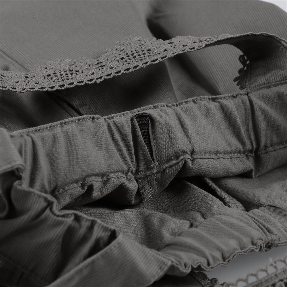 チャコールグレー