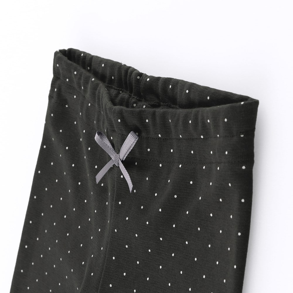 チャコールグレー