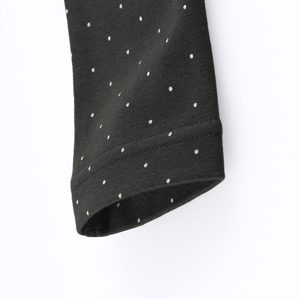 チャコールグレー