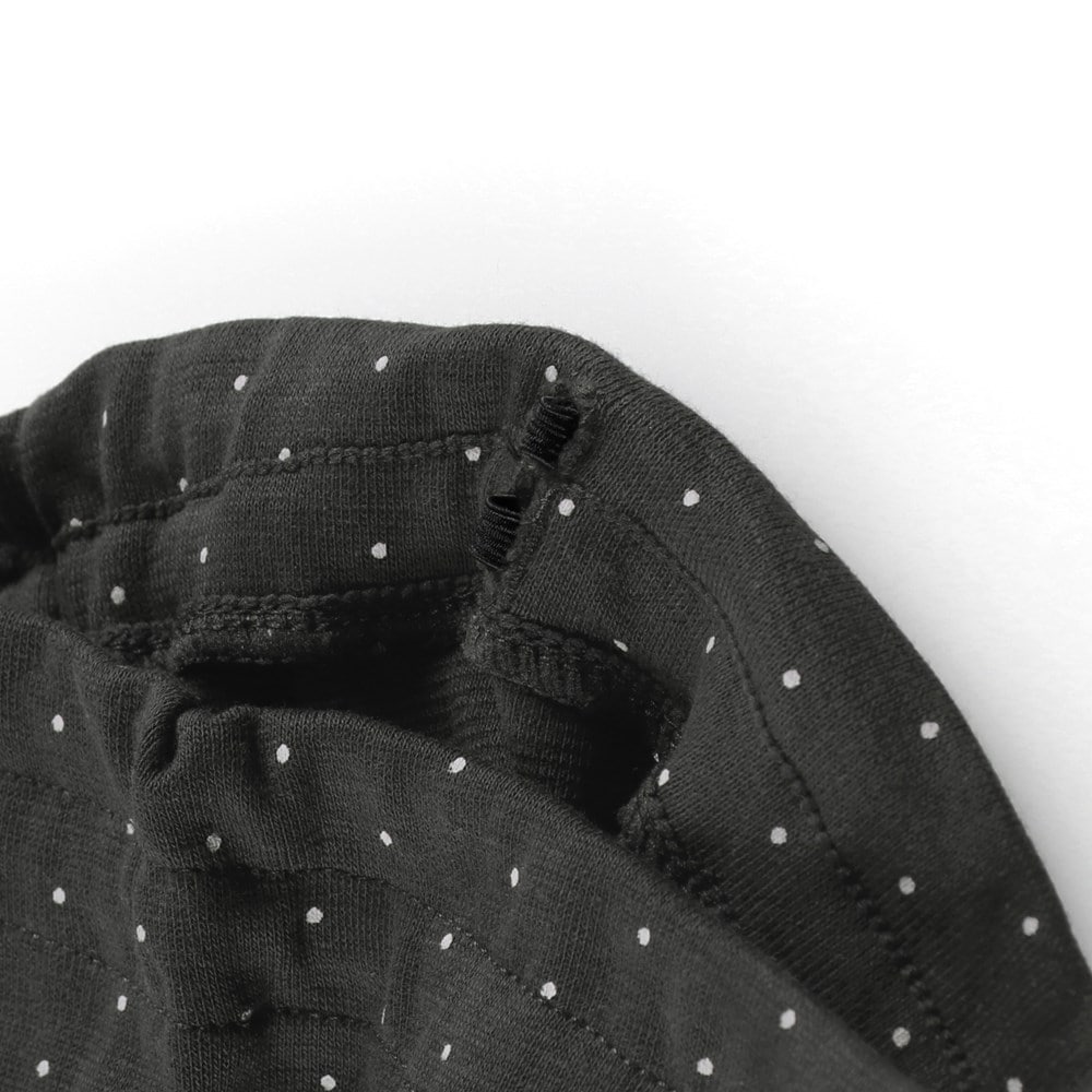 チャコールグレー