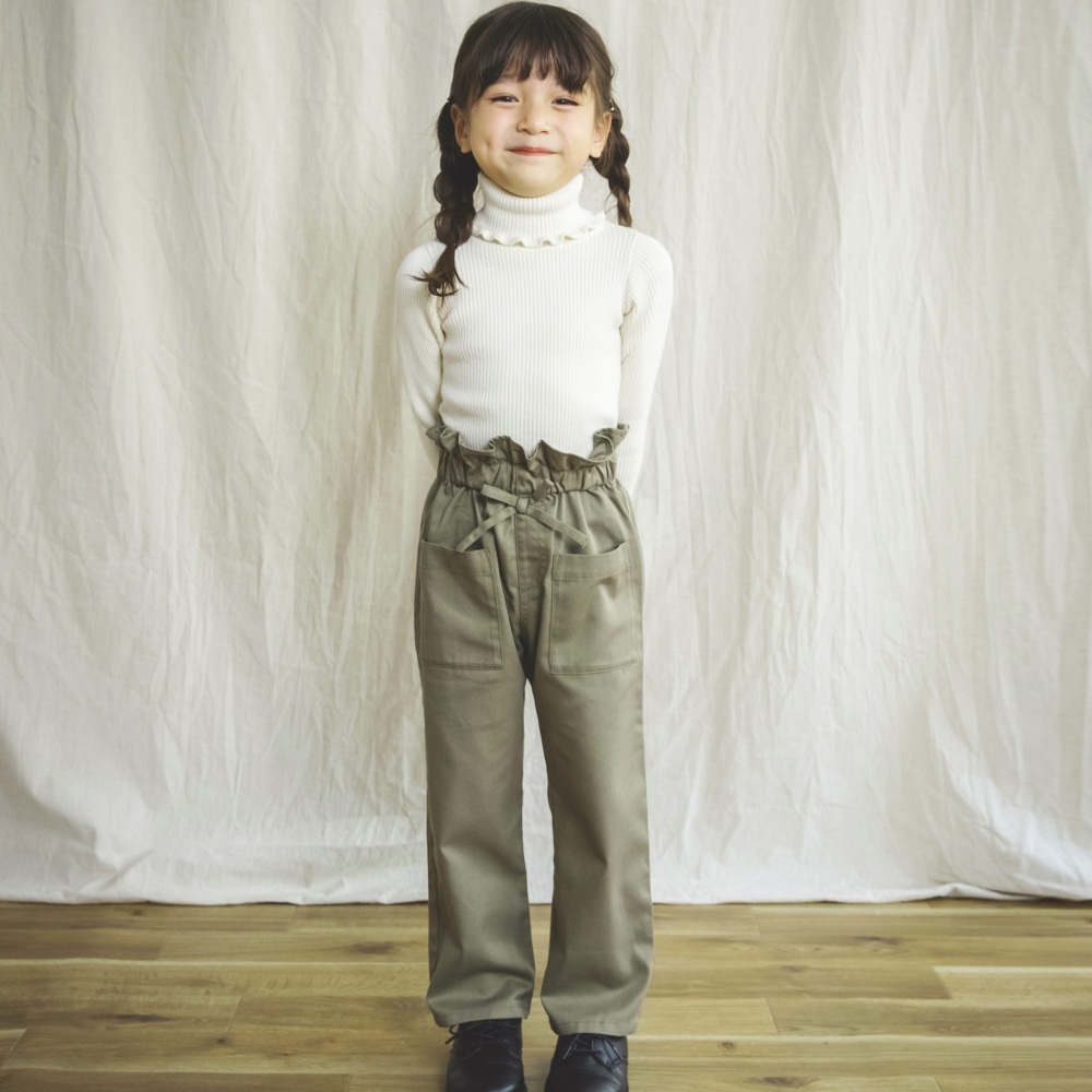 カーキグリーン