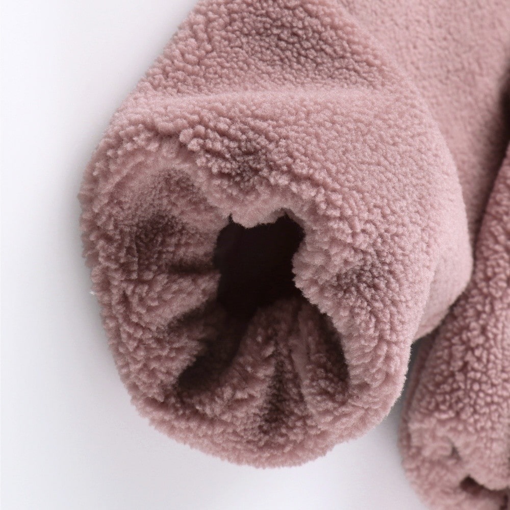 ピンクベージュ