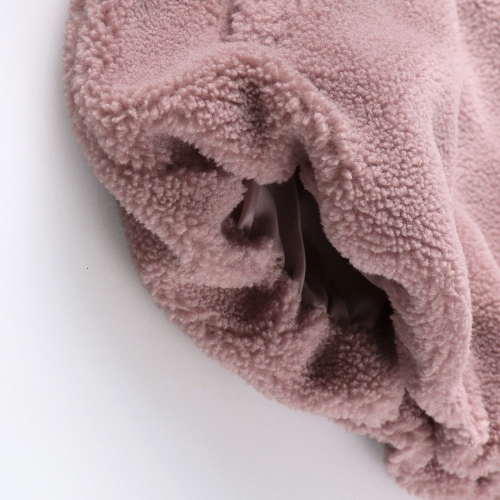 ピンクベージュ