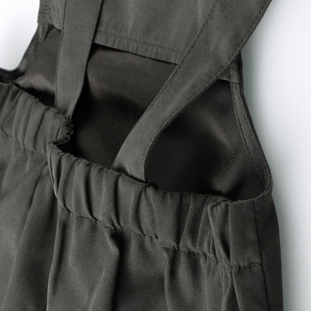 チャコールグレー