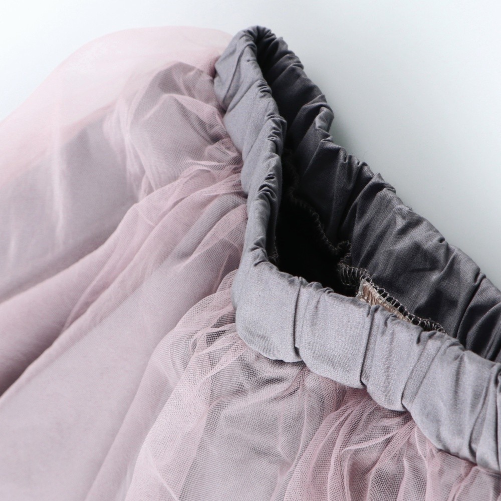 ピンクベージュ