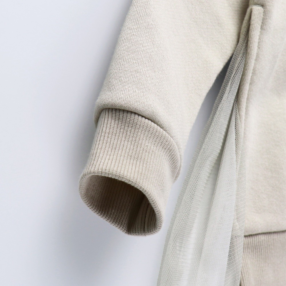 ライトベージュ