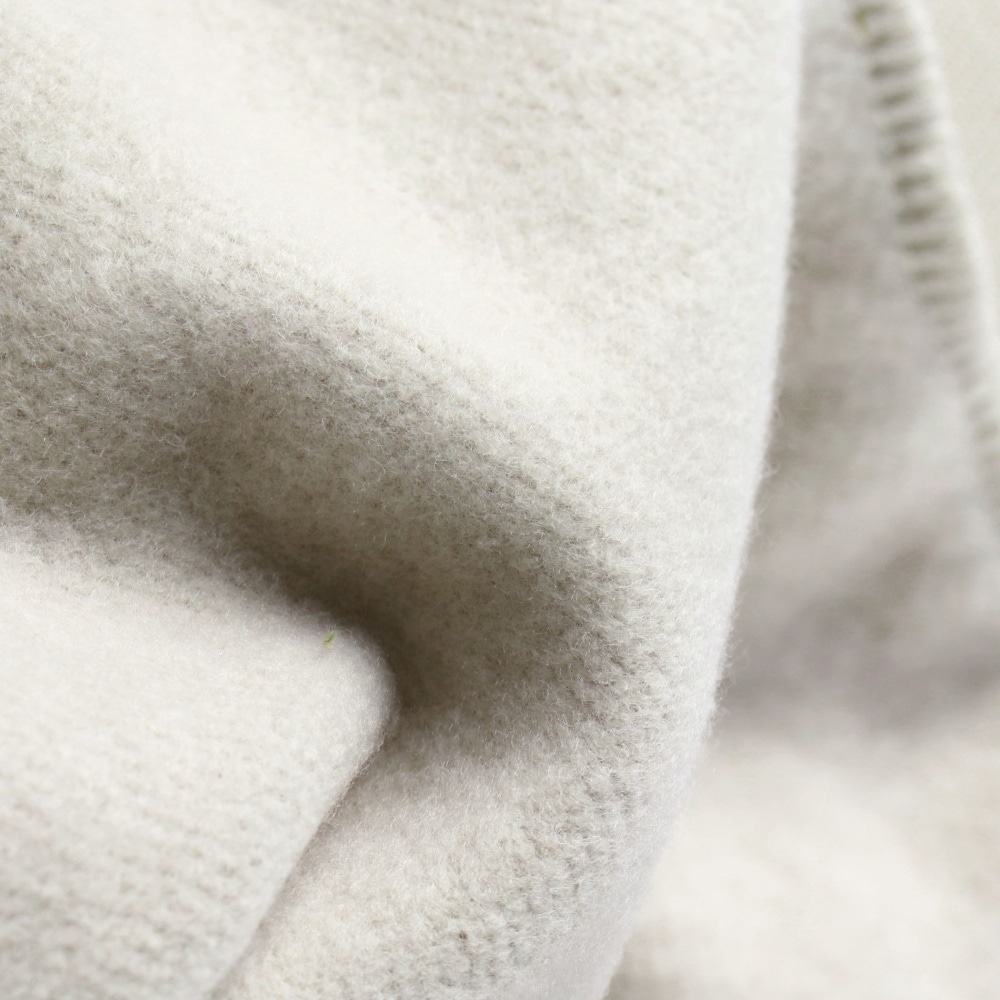 ライトベージュ