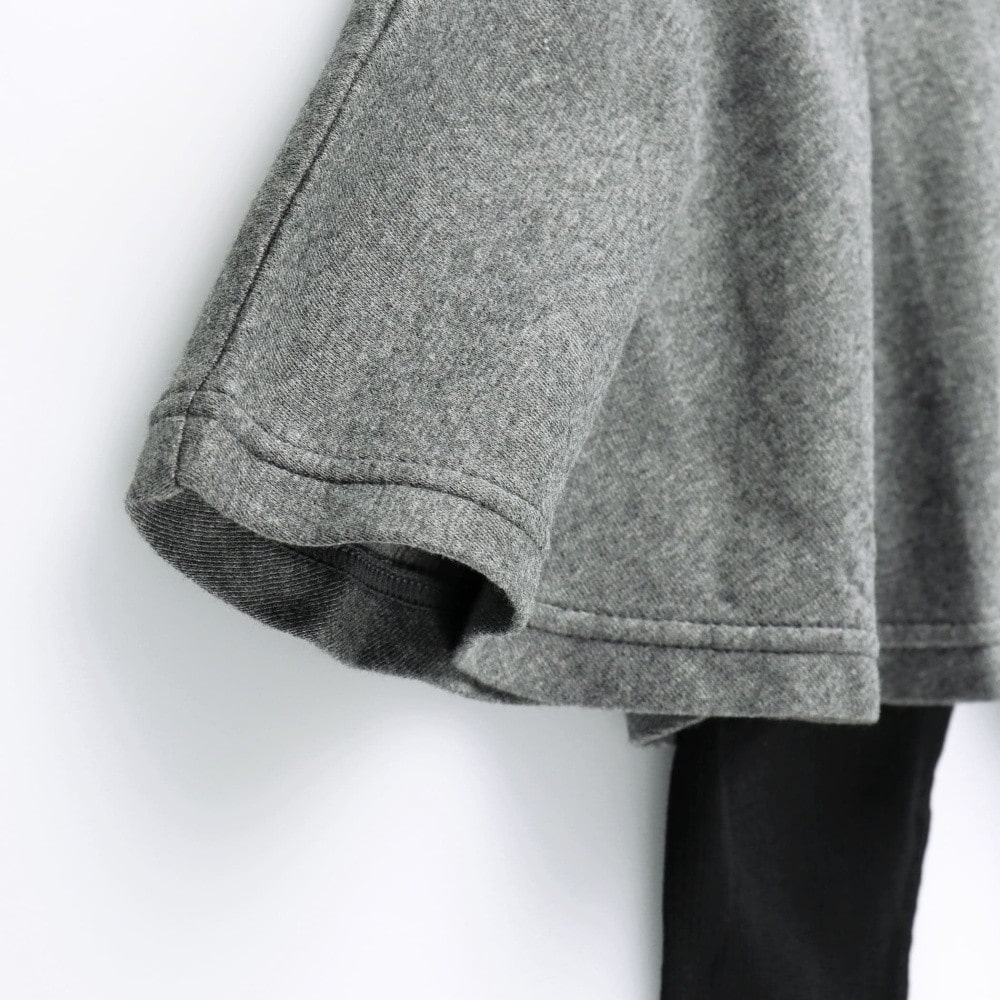 チャコールグレー