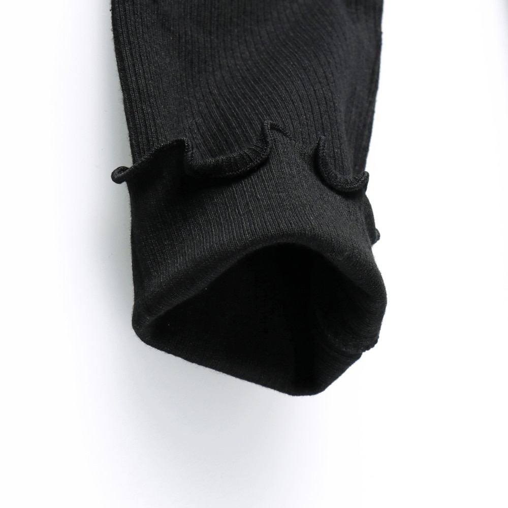 チャコールグレー