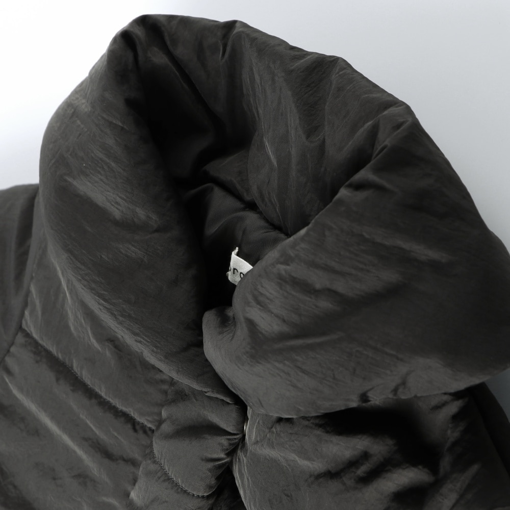 チャコールグレー